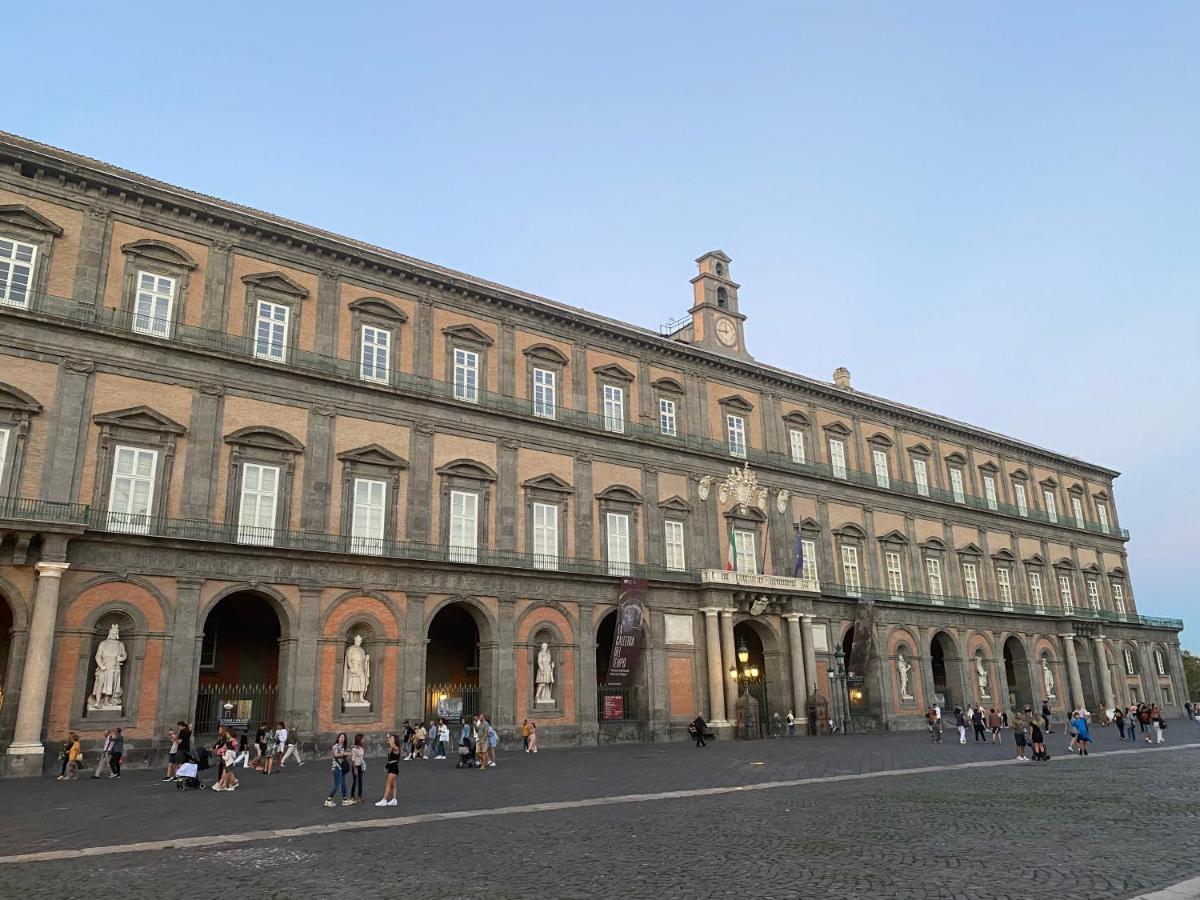Casa Tiare, The Heart Of Piazza Plebiscito Appartement Napels Buitenkant foto